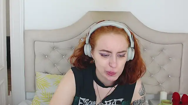 Snapshot of RubyBigBoobs chatting on November 26, 4:52 pm RubyBigBoobs online show from November 26, 4:52 pm