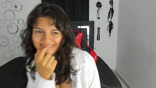 Snapshot of Mia_and_Kenai chatting on November 25, 12:27 pm Mia and Kenai online show from November 25, 12:27 pm