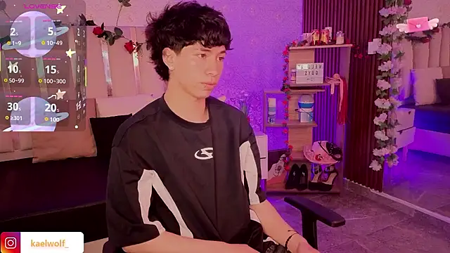 kaelwolf tay online show from March 3, 7:20 pm