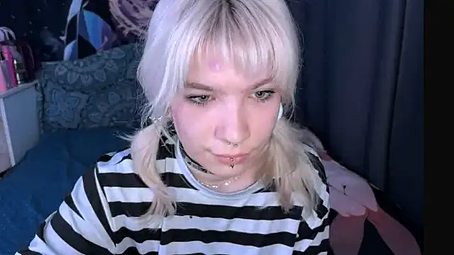 LolaDollyMur online show from December 14, 7:51 pm