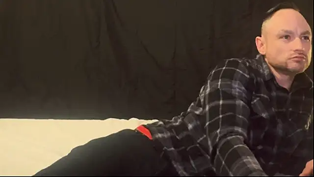 famous1tad online show from March 26, 1:06 pm