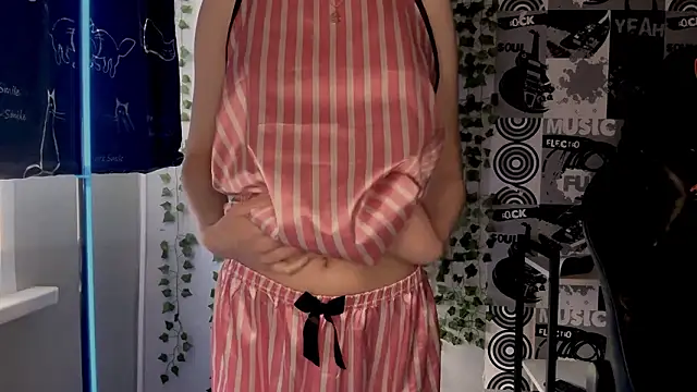 helgicuteness online show from February 18, 11:50 am