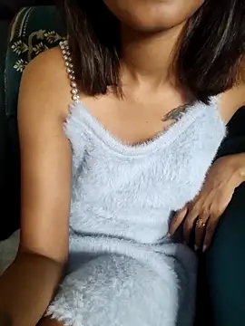 Snapshot of Ammu_Kutty143 chatting on May 6, 4:23 pm Ammu Kutty143 online show from May 6, 4:23 pm