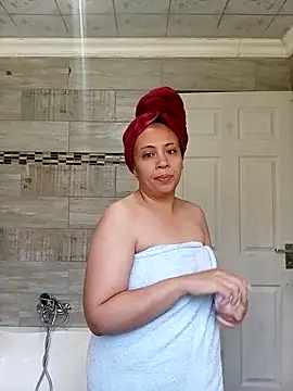 sexymaxine15 online show from December 1, 4:28 am