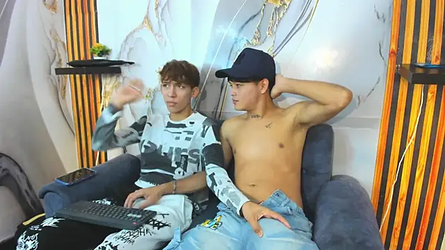 Snapshot of Alex_LatinBoy18 chatting on December 1, 12:10 pm Alex LatinBoy18 online show from December 1, 12:10 pm