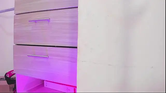 Snapshot of Miss_JulietaShadow chatting on December 1, 8:25 pm Miss JulietaShadow online show from December 1, 8:25 pm