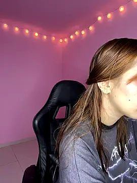 Davne  online show from December 15, 9:19 pm