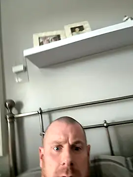 redlad1981 online show from November 24, 11:10 am