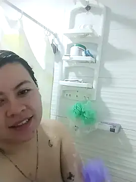 Snapshot of Reynpau19 chatting on November 25, 10:10 pm Reynpau19 online show from November 25, 10:10 pm