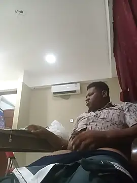 LovelyHughes online show from February 12, 11:00 pm