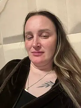 TomilaSi online show from April 7, 8:53 pm