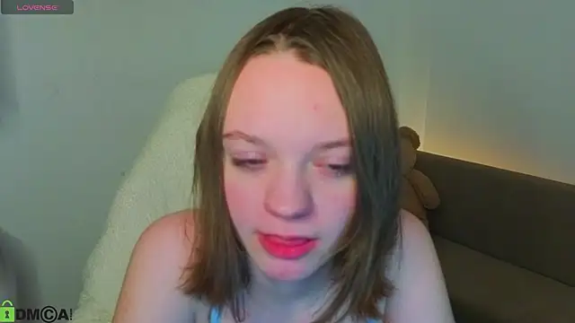 Olivia Riesz online show from March 8, 2:04 am