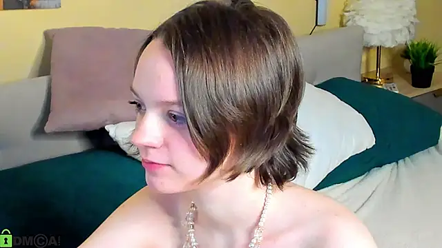 Olivia Riesz online show from May 15, 1:01 am