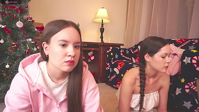 VirginiaRowe online show from December 17, 2:45 pm