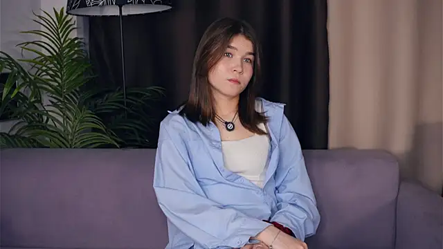 Snapshot of ZulaRattan chatting on November 27, 5:09 am ZulaRattan online show from November 27, 5:09 am