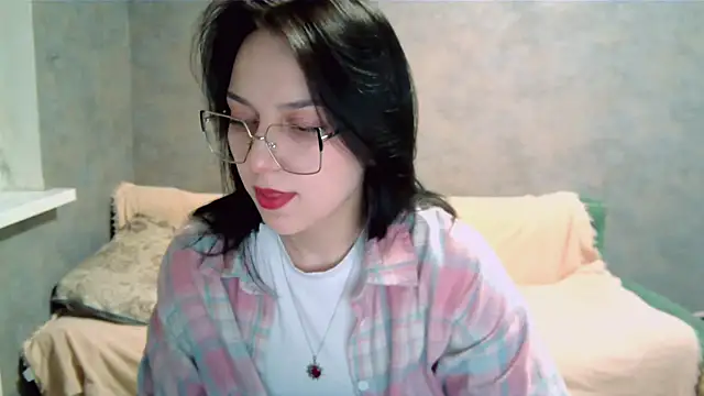 Snapshot of GlibRasher chatting on December 1, 8:03 pm GlibRasher online show from December 1, 8:03 pm