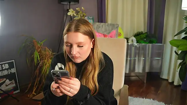 Snapshot of MitsukoBaral chatting on November 25, 12:49 pm MitsukoBaral online show from November 25, 12:49 pm