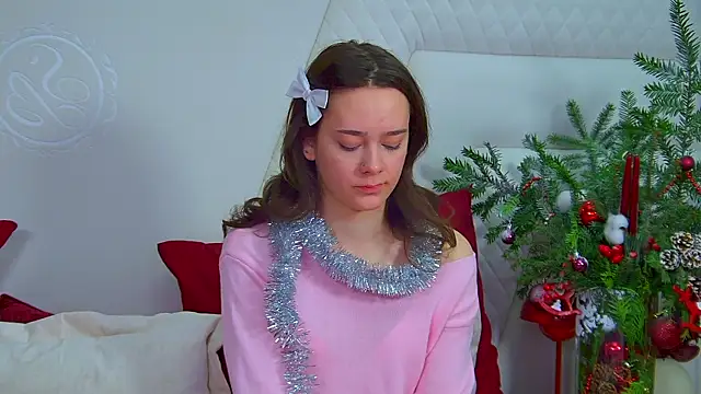 LilyLanes online show from December 4, 8:01 am