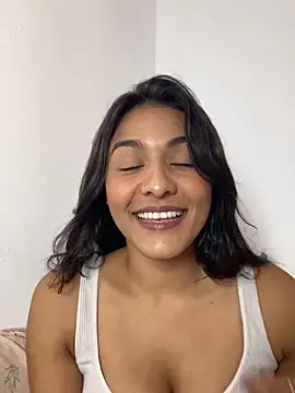 Snapshot of Laurapocahontas chatting on November 25, 7:03 pm Laurapocahontas online show from November 25, 7:03 pm