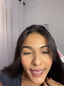 Snapshot of Laurapocahontas chatting on December 1, 7:30 pm Laurapocahontas online show from December 1, 7:30 pm