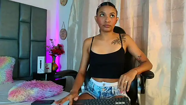 TashaNaughty4u online show from April 17, 7:50 pm