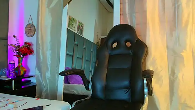 TashaNaughty4u online show from April 22, 7:37 pm