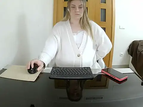 Snapshot of Adelyxveex chatting on November 27, 11:07 pm Adelyxveex online show from November 27, 11:07 pm