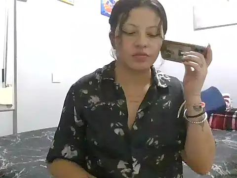 Snapshot of marcoz_charlotte05 chatting on November 26, 1:06 am marcoz charlotte05 online show from November 26, 1:06 am