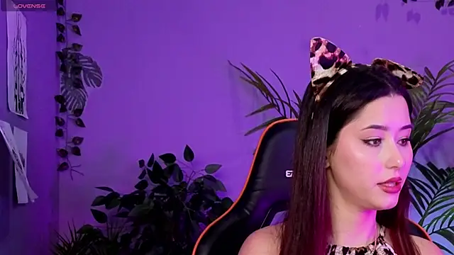 Snapshot of RedMidnight chatting on November 26, 8:21 pm RedMidnight online show from November 26, 8:21 pm