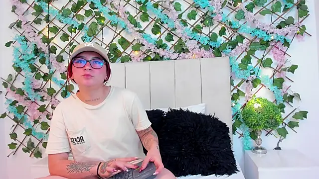 CharlotteBlossom online show from January 16, 8:35 pm