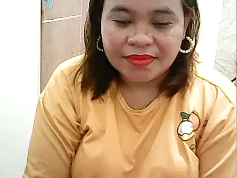 cutechubby online show from January 12, 7:02 am