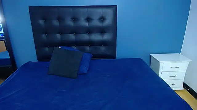 naughty bigass 18 online show from December 2, 3:34 am