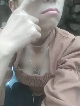 tieutam122 online show from February 13, 9:38 am