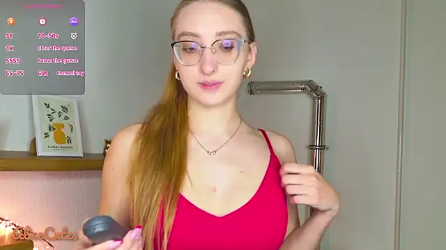 AliceCutes online show from February 28, 1:12 pm