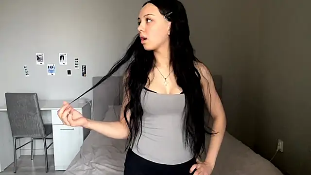 Snapshot of BabyEmi chatting on November 28, 9:12 am BabyEmi online show from November 28, 9:12 am