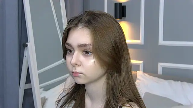 NatalieCroft online show from December 5, 6:11 am