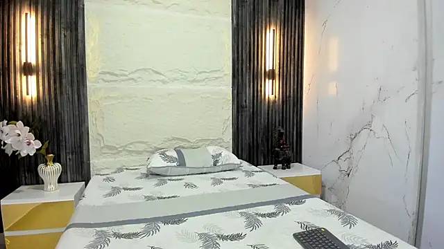 sarah sluty online show from March 14, 2:17 am