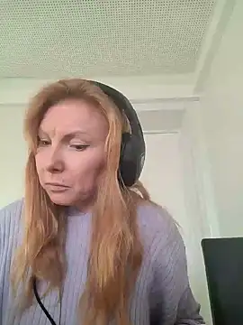 Snapshot of JenyJansy chatting on November 28, 1:47 pm JenyJansy online show from November 28, 1:47 pm