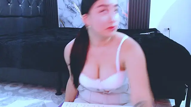 NoaLeon21 online show from February 21, 6:20 pm