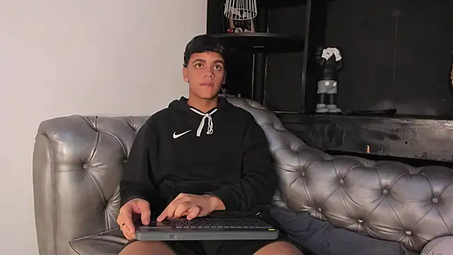 Isaac Collins  online show from November 29, 8:45 pm