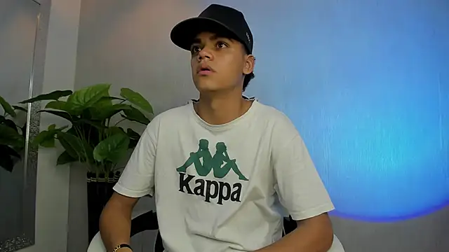 Isaac Collins  online show from December 3, 7:34 pm