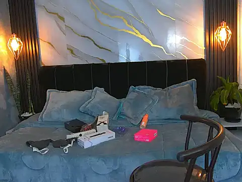 Dark Dominika online show from April 8, 1:00 pm