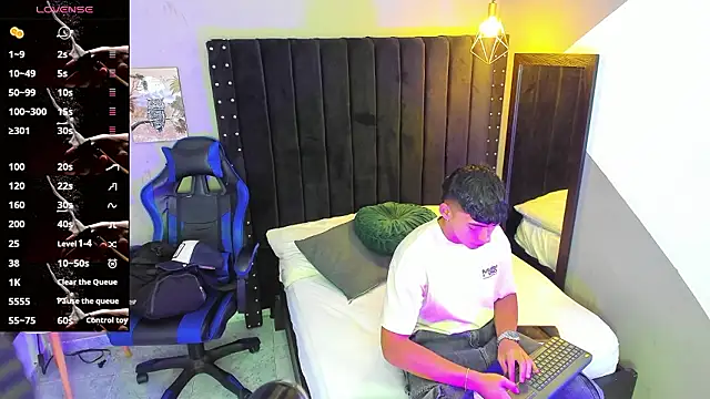 Bryan robayo5 online show from March 13, 11:17 am