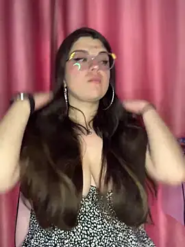 Snapshot of Scarletts_Boobs chatting on November 30, 8:35 pm Scarletts Boobs online show from November 30, 8:35 pm