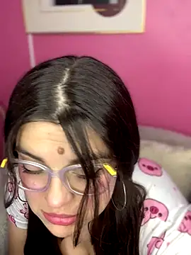 Scarletts Boobs online show from December 3, 8:40 pm