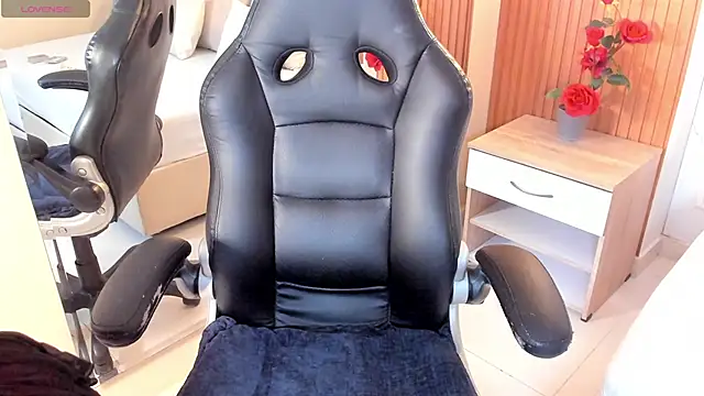 Snapshot of samantha_quinnn chatting on December 21, 8:38 pm samantha quinnn online show from December 21, 8:38 pm