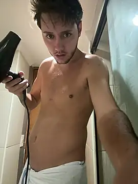 Snapshot of RicoValen chatting on February 19, 1:12 am RicoValen online show from February 19, 1:12 am