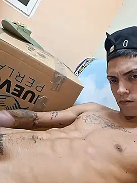 KingWhitexxx online show from November 28, 2:14 am