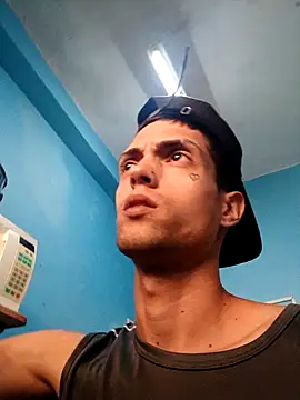 KingWhitexxx online show from December 4, 8:17 pm