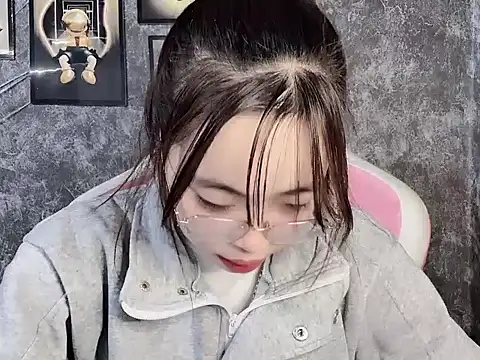 Snapshot of Aria5999 chatting on November 30, 6:50 am Aria5999 online show from November 30, 6:50 am